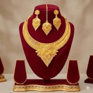Necklase Gold Plated Pearl Beaded Cubic Emerald Necklace Set